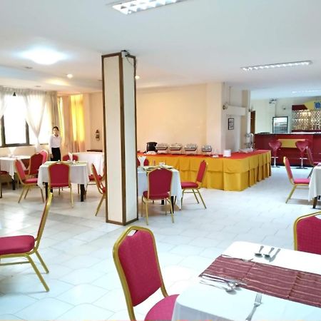 Eden Palace Hotel Rangoon Eksteriør billede