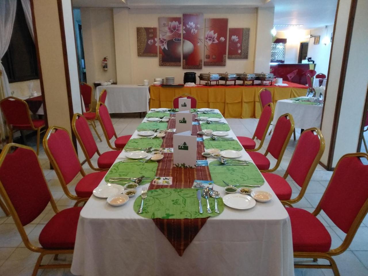 Eden Palace Hotel Rangoon Eksteriør billede